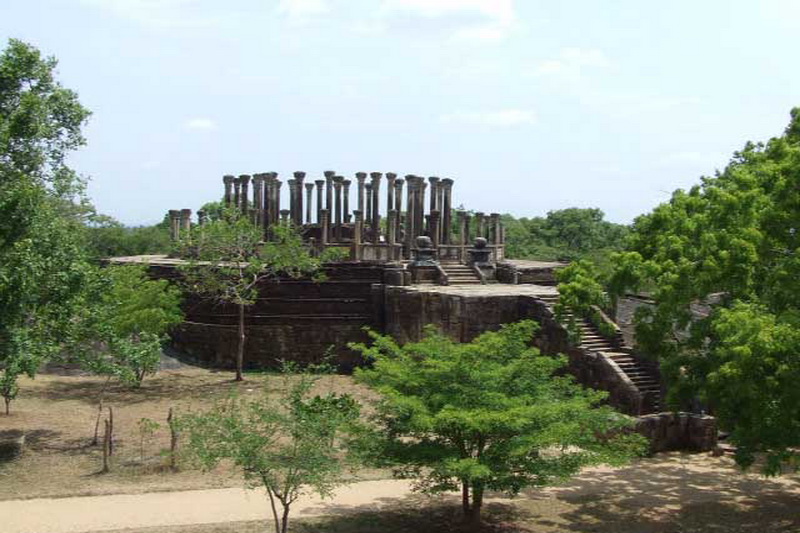 Sri Lanka, Medirigiriya